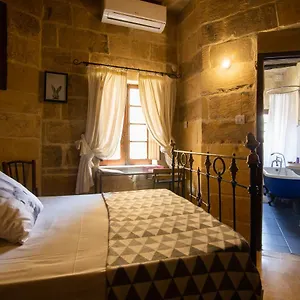 Pensión The Burrow, Tarxien